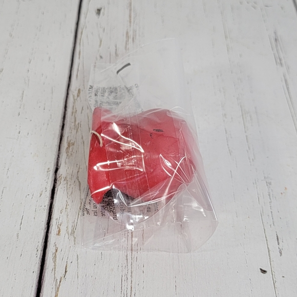 Vintage Red Rubber Clown Gag Nose Sqeeks when Squeezed Horror Killer Clown - Picture 15 of 15